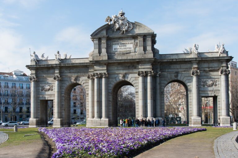 madrid con bambini puerta alcala